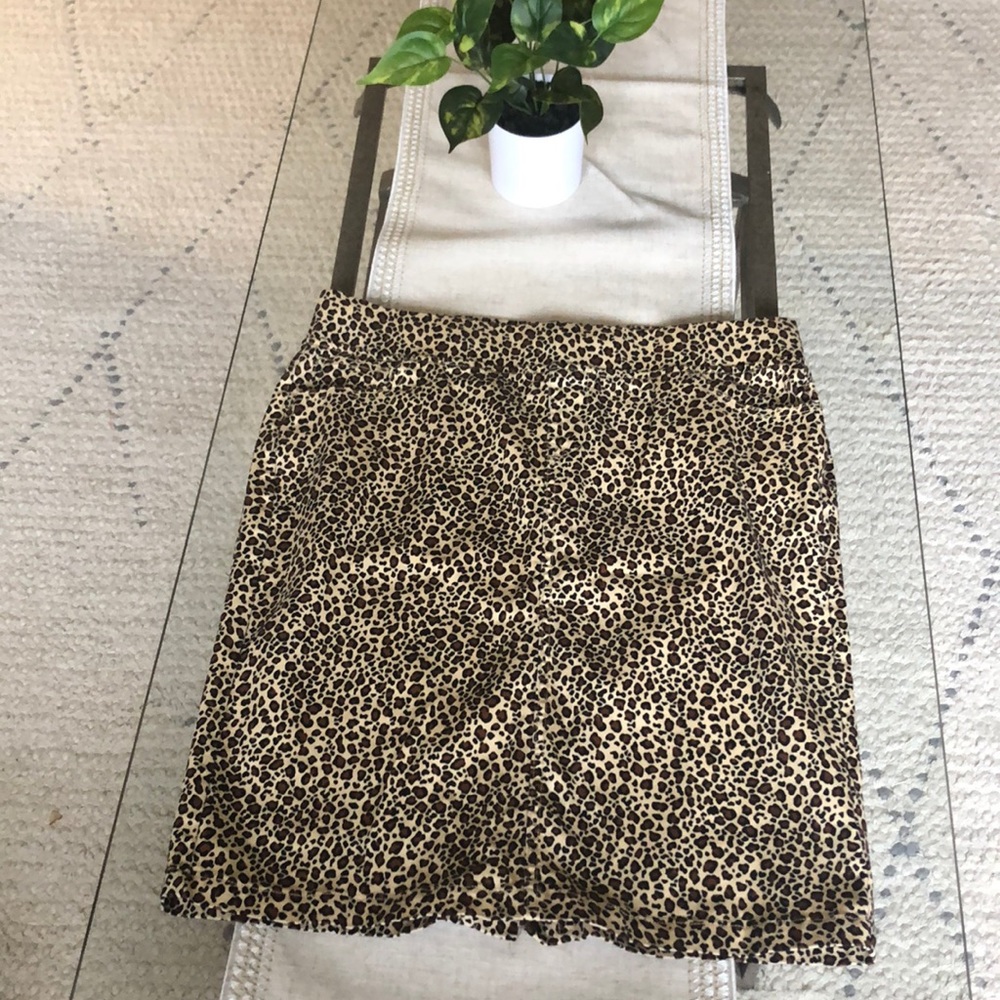 Leopard print pencil skirt